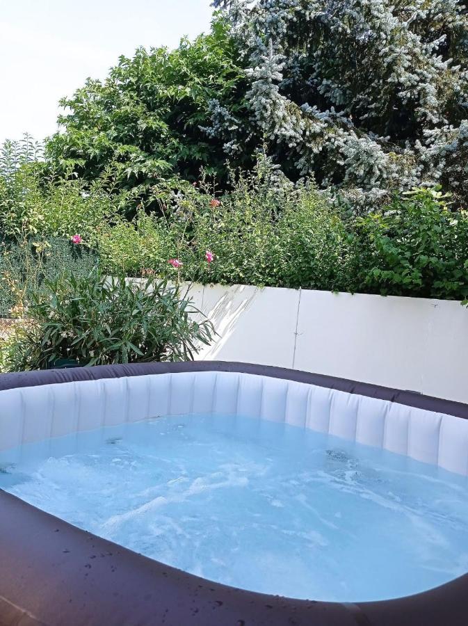 Les Rosiers - Maison Avec Jacuzzi Brive-la-Gaillarde Buitenkant foto
